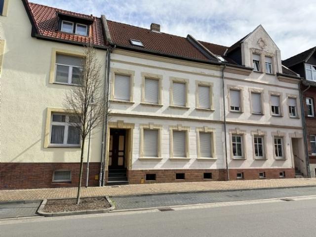 Großes Einfamilienhaus mit Nebengebäude und gemütlichem Grundstück in Salzwedel zu verkaufen