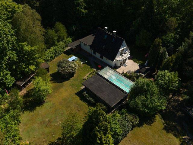 Großes Familienwohnhaus in Parklandschaft mit Sonnengarantie! Erbbaurecht