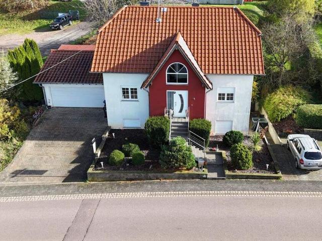 Großes Haus mit Einliegerwohnung und 1300m2 Garten