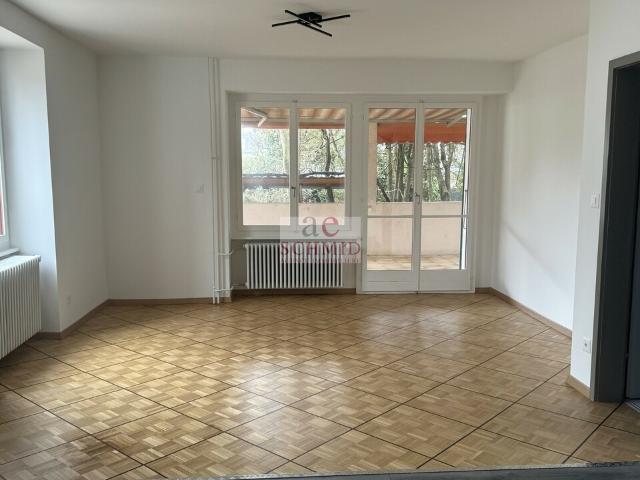 Großes Potenzial – Renovierung – Freistehende Villa