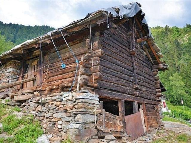 Grosses Rustico zum Renovieren sehr sonnig und panoramisch / Grosses Rustico zum Renovieren sehr sonnig und panoramisch