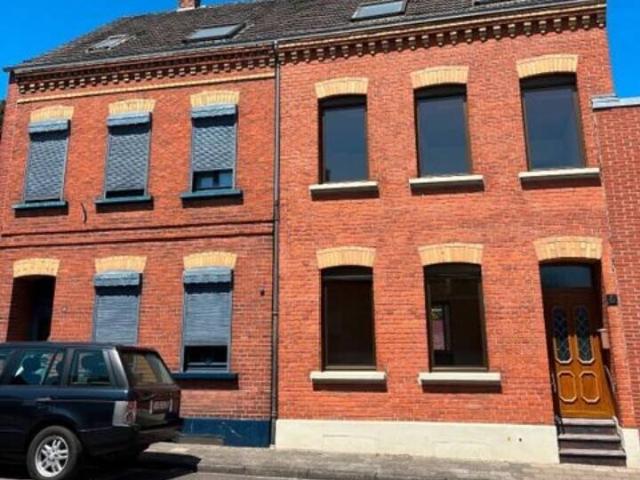 Großes Stadthaus mit gefliestem Innen Hof, ruhig gelegen in Kreis Viersen Süchteln
