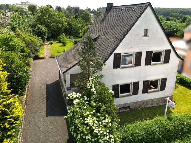 Großes Sonnengrundstück I Haus + Werkstatt I Fernsicht