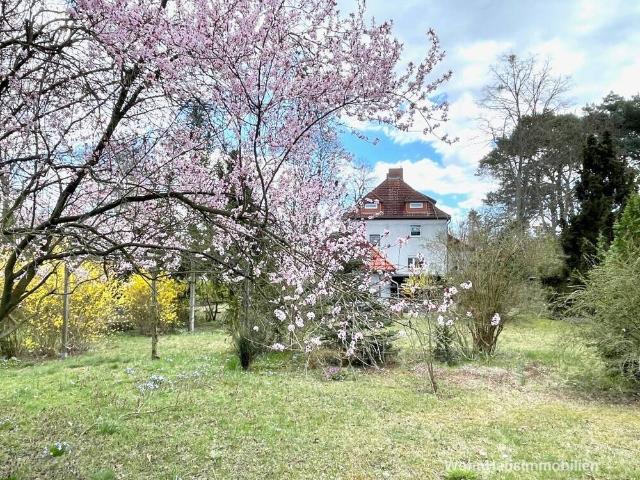 Großes Wohnhaus mit großem Garten für Ihre Familie