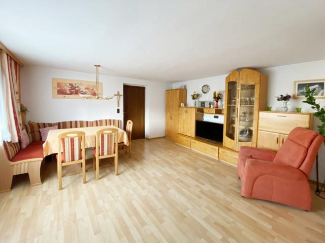 Großes Wohnhaus für 1 bis 2 Familien