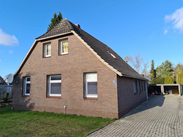 RESERVIERT* Großes Wohnhaus in Varel Büppel