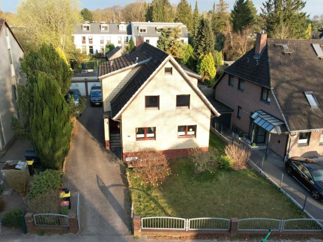 Großes Zwei bzw. Einfamilienhaus in Hamburg Niendorf auf 1.183m² mit Doppel Garage und bester Infrastruktur!