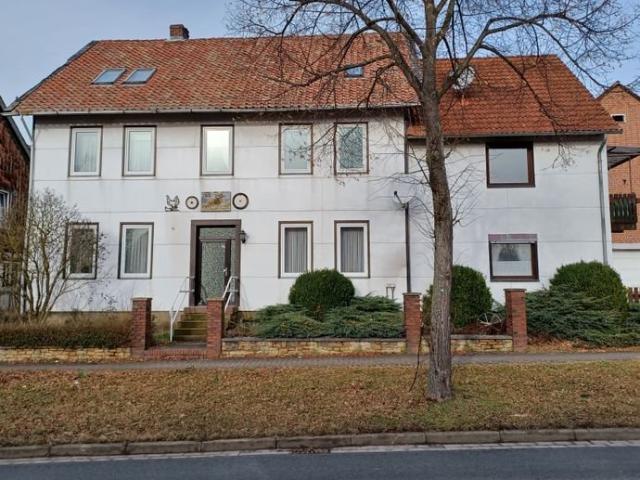 Großzügiges Zweifamilienhaus mit viel Potential in Goslar Immenrode!