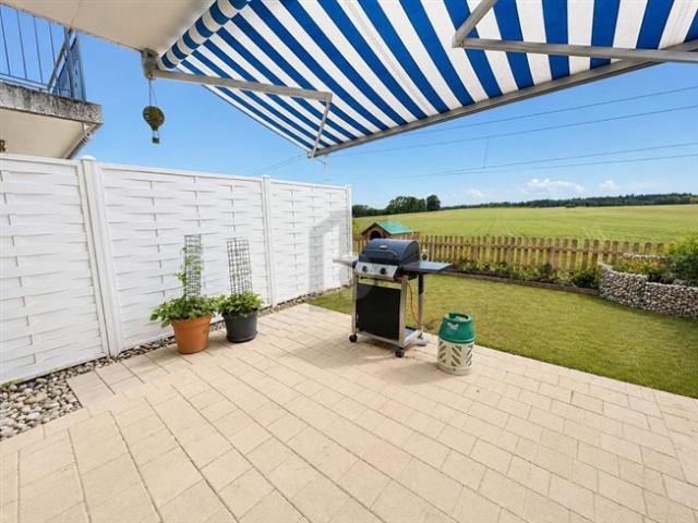 GROSSZÜGIG MIT GARTEN UND BALKON