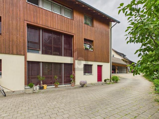 GROSSZÜGIG AUF ZWEI ETAGEN