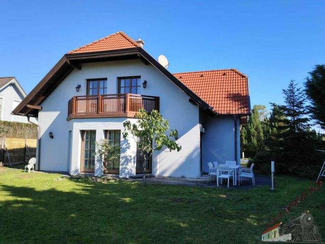 Großzügig gebautes Einfamilienhaus Baumeisterhaus auf 950m² Grund 25min nach Wien!
