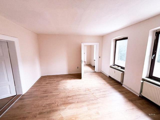 Großzügig leben mit Charakter I 4 Zimmer Altbauwohnung, renoviert übergeben