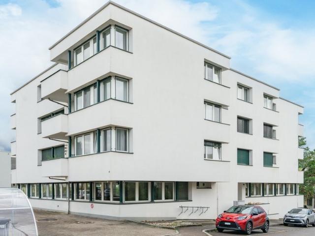 GROSSZÜGIG UND ZENTRAL GELEGEN