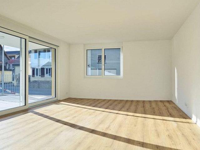 Grosszügig wohnen mit Sitzplatz!