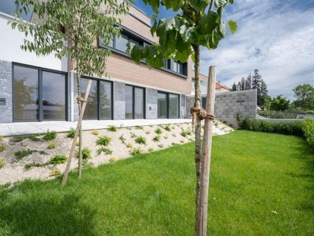 Großzügige 4 Zimmer Wohnung mit Terrasse und Garten