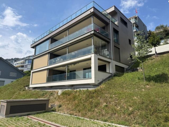 Grosszügige 4½ Zimmer Wohnung mit Seesicht und sonnigem Balkon in Ennetbürgen mieten