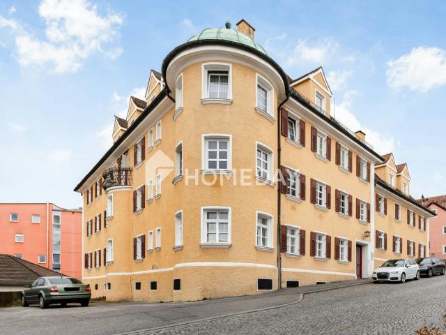 Großzügige 4 Zimmer Wohnung im historischen Mehrfamilienhaus in Landau a. d. Isar