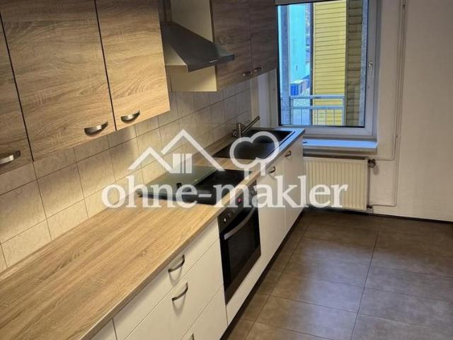 Großzügige 4 Zimmer Wohnung im sanierten Altbau