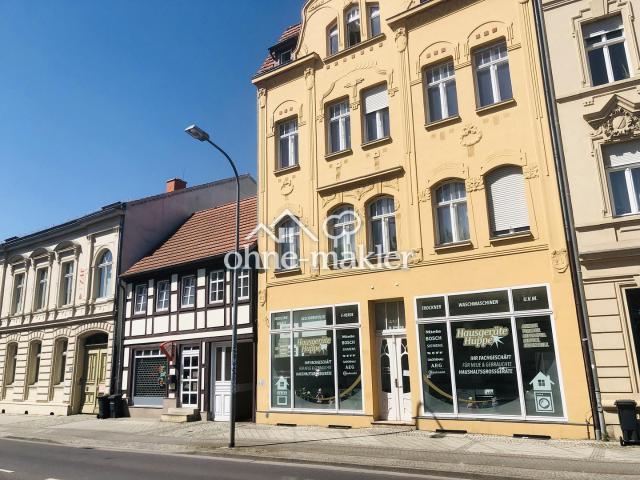 Großzügige 4 Zimmer Wohnung im sanierten Altbau