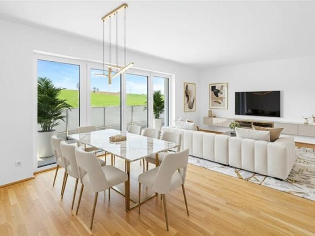 Großzügige 4 Zimmer Familienwohnung mit Weitblick