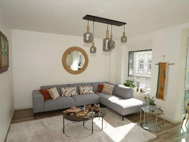 Großzügige 4 Zimmer Stadtwohnung mit Dachterrasse im Zentrum von Leverkusen Schlebusch!