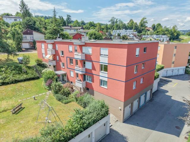 Grosszügige 4.5 /5.5 Zi. Wohnung im 1. OG