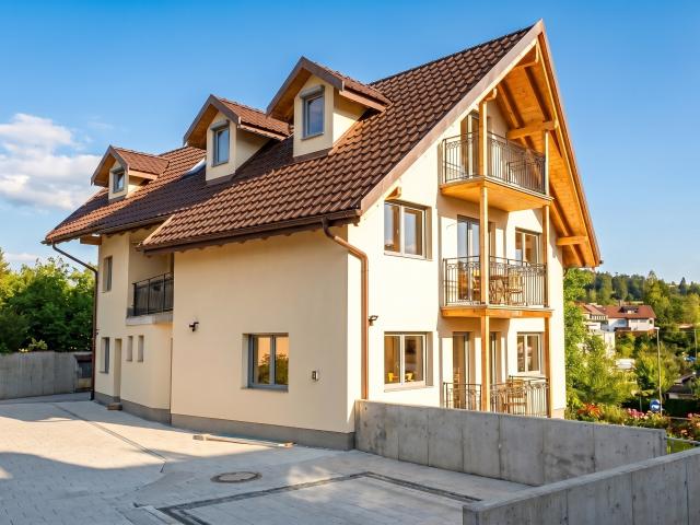 Grosszügige 4.5 Zimmer Maisonette mit Balkon und hochwertigem Ausbaustandard in Tann