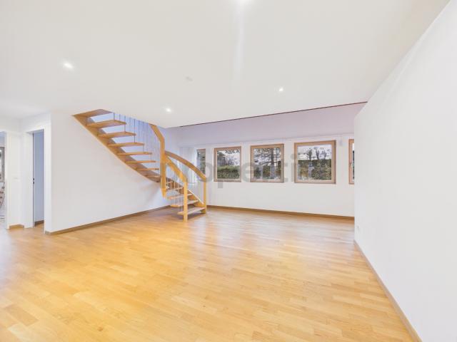 Grosszügige 4.5 Zimmer Maisonette mit Balkon, Maienfeld