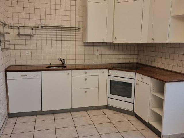 Grosszügige 4.5 Zimmer Erdgeschosswohnung mit Aussensitzplatz