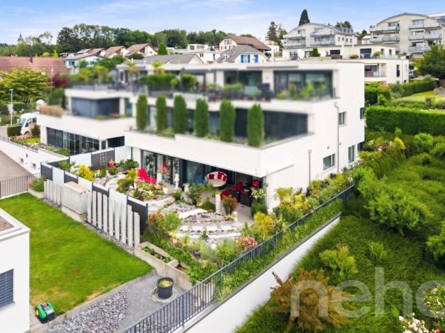 Grosszügige 4.5 Zimmer Terrassenwohnung mit zusätzlichem Disporaum