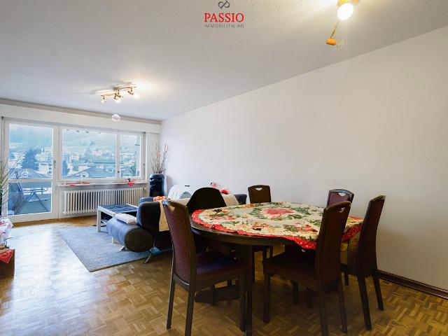 Grosszügige 4,5 Zimmer Wohnung an zentraler Lage