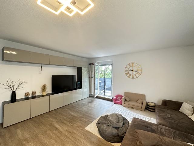 Großzügige 4,5 Zimmer Wohnung in Waldnähe