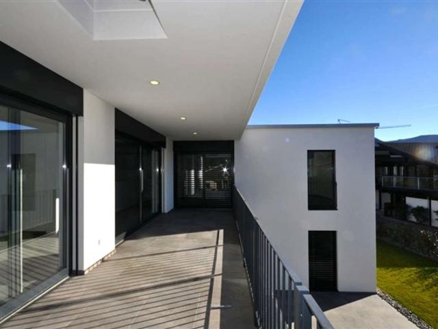 Grosszügige 4.5 Zimmer Wohnung mit Terrasse in der Nähe des Golfplatzes und des Sees