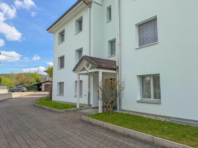 Grosszügige 4.5 Zimmer Wohnung zentral und praktisch gelegen