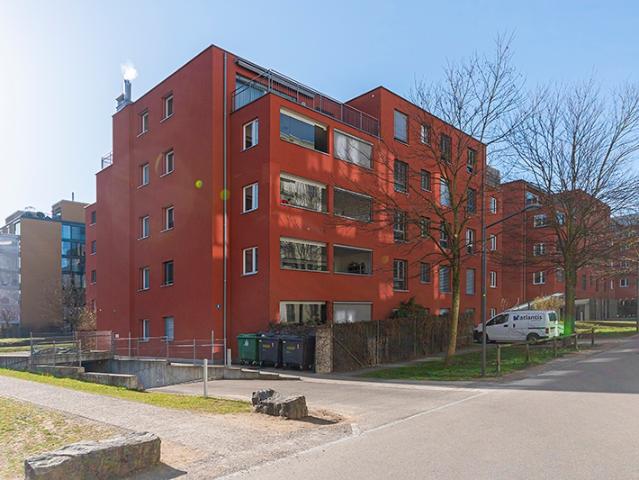 Grosszügige 4.5 Zimmerwohnung in Zürich Affoltern