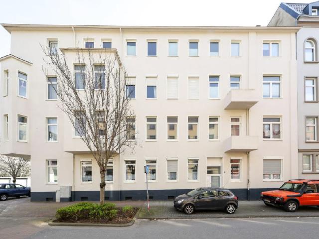 Großzügige 5 Zimmer Wohnung mit Balkon im zentralen Wilhelmshaven!