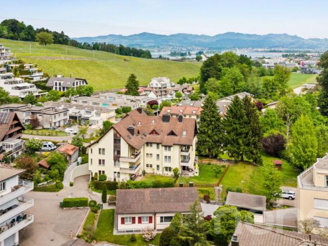 Grosszügige 5.5 Zimmer Maisonettewohnung in Wilen b. Wollerau