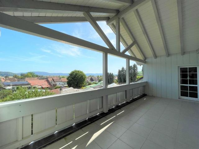 Grosszügige 5,5 Zimmer Attikawohnung mit herrlicher Aussicht