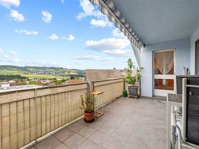 GROSSZÜGIGE 5.5 ZIMMER DACHWOHNUNG MIT AUSBAUMÖGLICHKEITEN