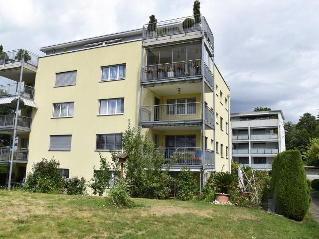Grosszügige 5.5 Zimmer Eigentumswohnung in ruhiger Lage