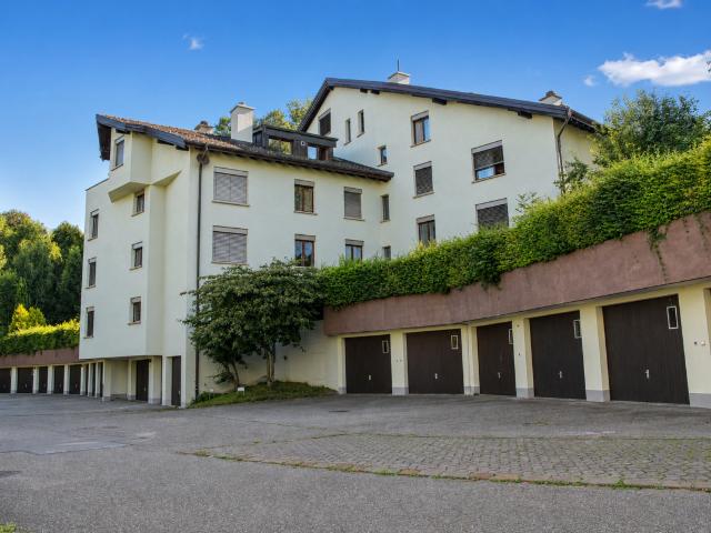 Grosszügige 5.5 Zimmer Wohnung mit Cheminée und sonnigem Balkon
