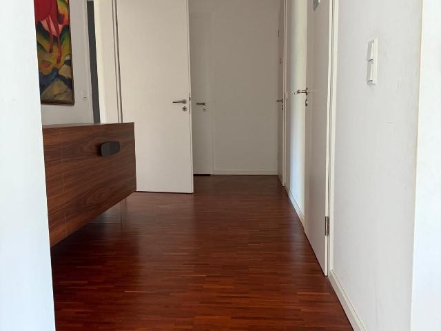 Großzügige 150 m² Wohnung mit Spa Bad, Balkon & Tiefgarage – mitten in Prenzlauer Berg