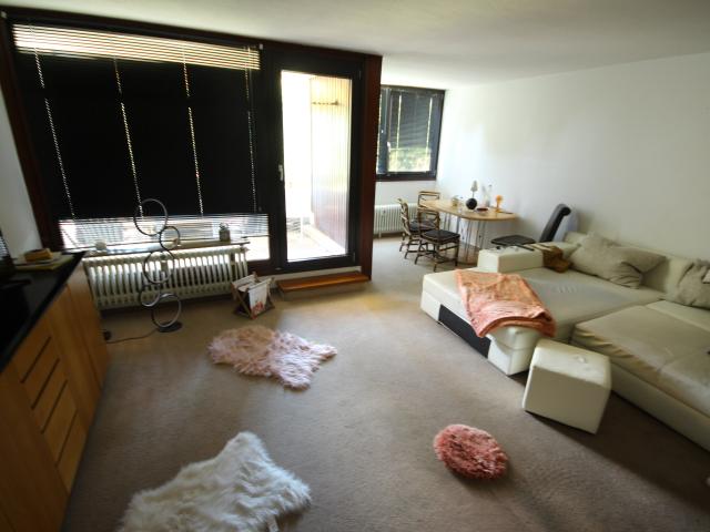 Großzügige 1 Zimmer Wohnung, Lift, DuBad, inkl. KFZ Stellplatz, Schwimmbad, Sauna.