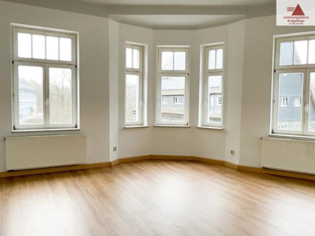 Großzügige 2 Raum Wohnung in zentrumsnaher Lage von Annaberg mit Einbauküche und PKW Stellplatz!