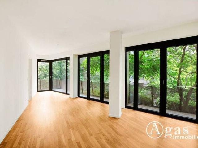 Großzügige 2 Zimmer Wohnung mit ca. 78m², EBK, Concierge und Gym in Berlin Mitte!