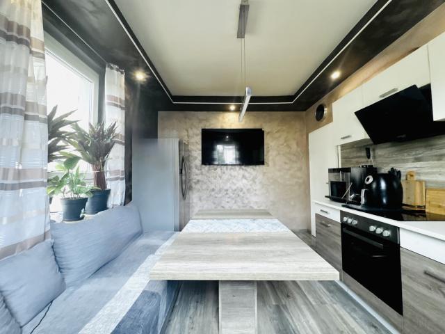 Großzügige 2 Zimmer Wohnung mit Garage und Carport
