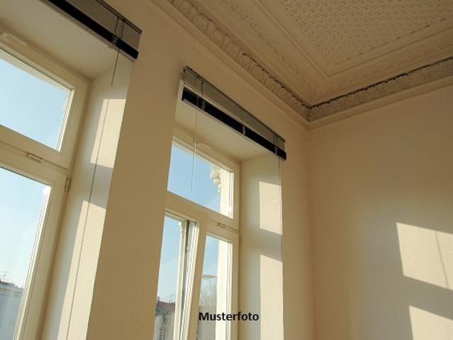 Großzügige 2 Zimmer Wohnung nebst Balkon und Pkw Stellplatz