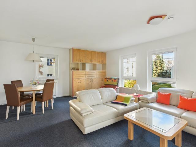Großzügige 2 Zimmer Wohnung in begehrter Lage von Lichterfelde West