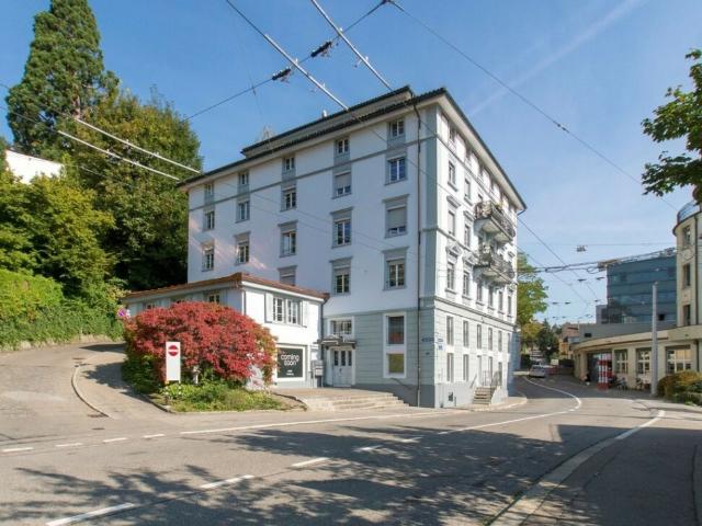 Grosszügige 2.5 Zi. Wohnung in Zentrumsnähe