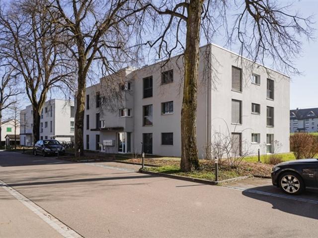 grosszügige 2.5 Zimmer Neubauwohnung
